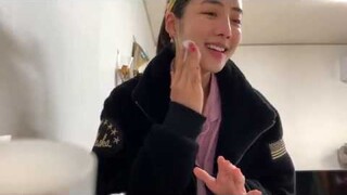 SKIN CARE ROUTINE / REVIEW / LOTTE WORLD MALL / DU HỌC HÀN QUỐC / vickytv