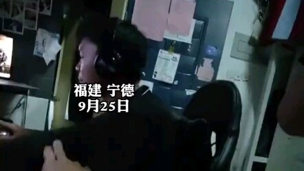 Student playing games in the dormitory suddenly changes expression upon discovering the counselor st