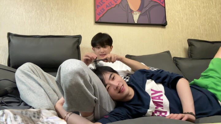 เมื่อแม่สองคนมาเจอกัน จะเกิดอะไรขึ้น? โอ้พระเจ้า พวกเราพูดแทรกกันไม่ได้เลย แป๊บเดียวก็กลายเป็นคนเงีย