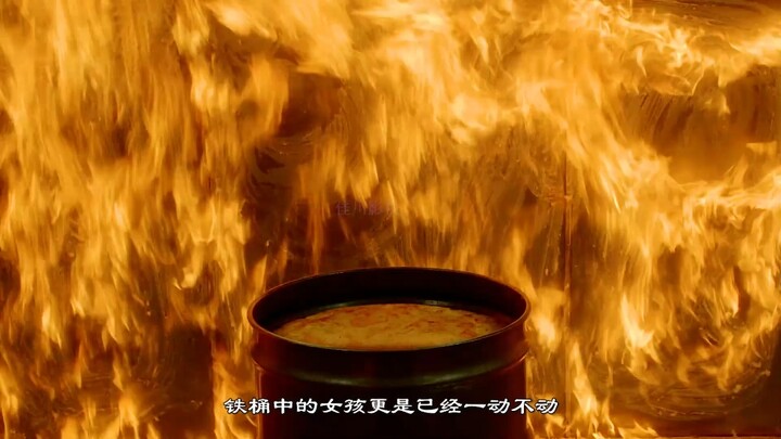 Cô gái bị nhét vào thùng sắt chứa đầy mật ong, rồi xảy ra bi kịch – phim Mỹ “Scorpion”