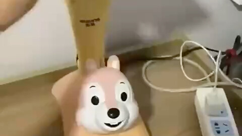 我狭隘了，还以为打开方式是鼻子👃