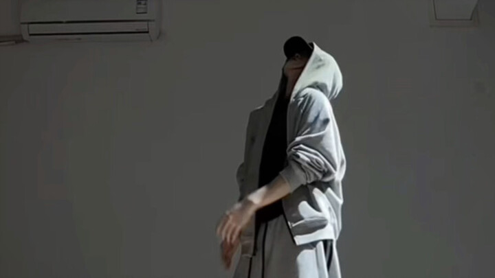 “แม้ไม่เคยพบหน้ากัน ก็ยังต้องได้เจอกันสักวัน ค่อยๆ ไป”—The way i still love you เพลง “ดวงจันทร์ขาวใน