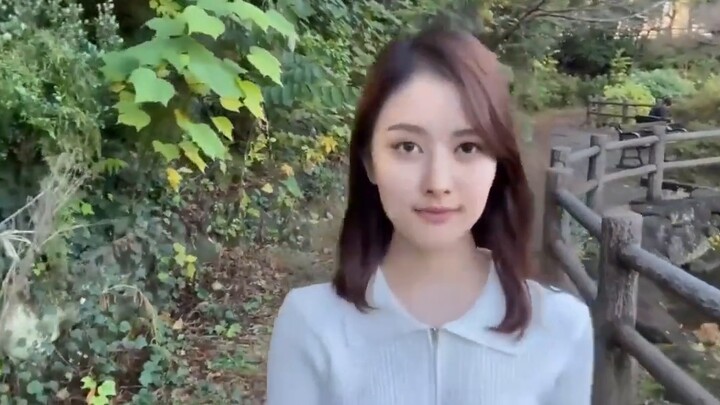 Một chị gái người Nhật đang đi dạo trong công viên và bị phát hiện...