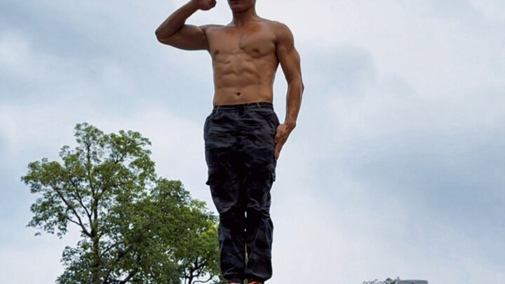 Dù chặng đường phía trước có gian nan đến đâu, hãy luôn ngẩng đầu ngắm nhìn bầu trời.