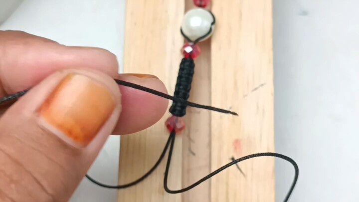 macrame bracelet tutorial #diy #crafts #macramebracelet