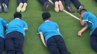 学生希望“躺着军训”，教官反套路成全“满足你们”！
