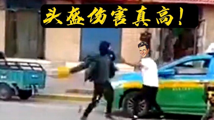 Pengantar makanan dan sopir taksi adu jotos di jalan! Begitu satu helm terlempar, kejadian “mengerik