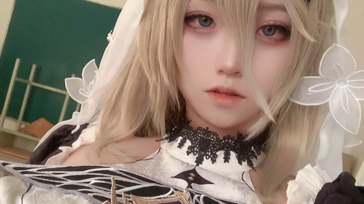 Nih, aku kasih kamu kesempatan untuk bertobat padaku! #Aponia##Honkai Impact Academy##COSPLAY#