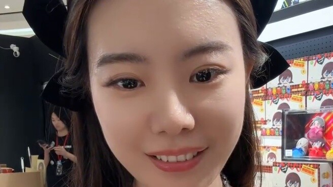แทบจะรอไม่ไหวที่จะแบ่งปันโชคดีกับพวกคุณทุกคนแล้ว! มาดูดมันขึ้นมาซะไอ้นักโปรโมทตัวเอง!
