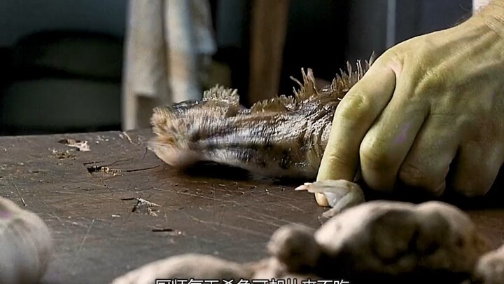 【المطعم باع المأكولات البحرية الملوثة بالإشعاع النووي للزبائن، فحدث خطأ في دماغ الشاب】