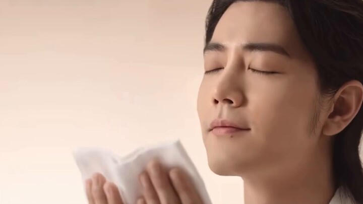 No wonder Xiao Zhan is called the God of Wealth in the brand world. I witnessed with my own eyes tha