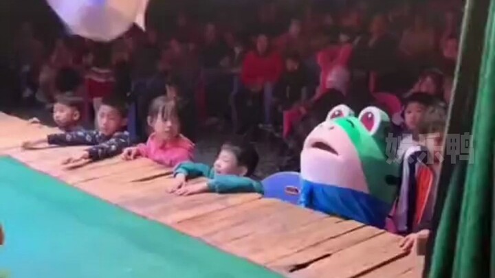 “ฉันก็อยากเป็นตัวละครเหมือนกัน แล้วต้องทนลำบากขนาดไหนเนี่ย”