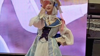 I cosplayed Linghua at the comic convention, but your smile is still the cutest.