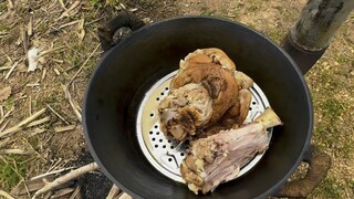 小伙钓鱼一个月终于把湖边垃圾清理干净