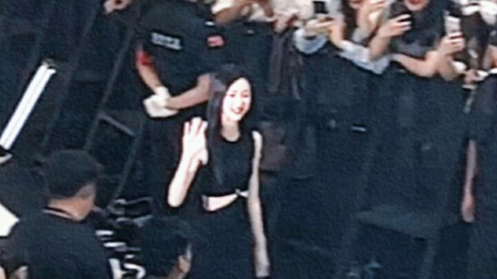 โอ้! ฉันจะพูดยังไงเกี่ยวกับความนิยมของเฉินตูหลิงในโลกออฟไลน์ล่ะ?