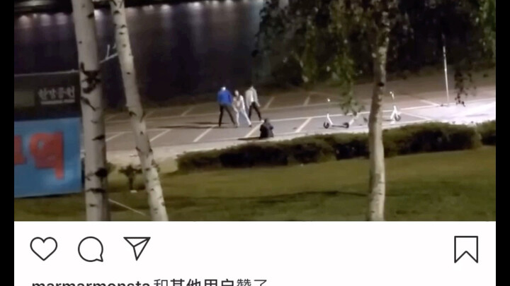 【Netizens surfing online secretly filming fans performing a dance cover to Candy】