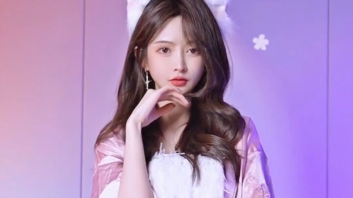 Có thể gọi em một tiếng “nội đó” trong phần bình luận được không? Chính là “nội đó”, hai chữ: [Yu Sh