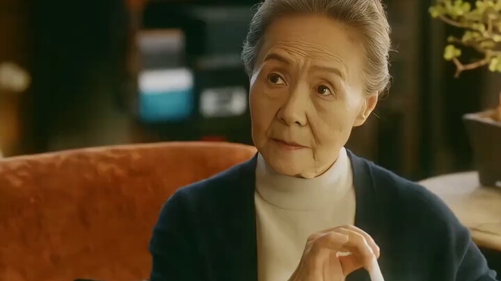 The old lady lived a life of comfort and plenty, but in her old age, her son squandered the entire f