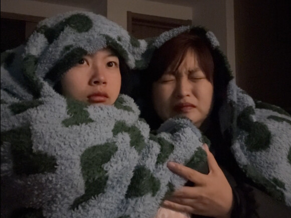 ดูหนังผีกับเพื่อนขี้กลัว…ขำตายห่าฮ่าๆๆ