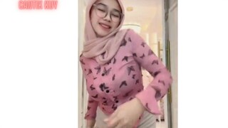 mau gak temenin adek ??