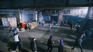 《ต้มยำกุ้ง》คนเดียวสู้คนมากมายไม่ตื่นตระหนกเลย