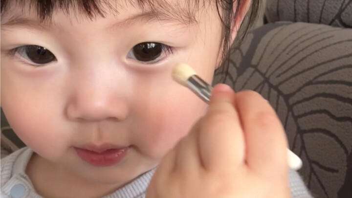 Human Babies’ Immersive Makeup (?!)