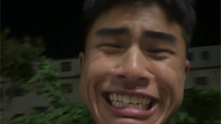 Sekolah akan dimulai, aku pun pulang ke kampus lebih awal dari luar kota dan sempat berpamitan denga