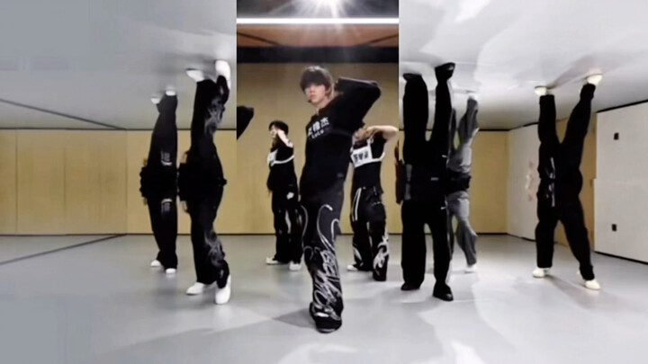 หัวใจไม่ยืน C ทั้งหมดกลายเป็นโครโมโซมไปแล้ว (หวังลู่เจี๋ย-มู่ชื่อเฉิง ลู่-มู่ 99)