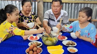 Bữa Cơm Chiều Quê Khô Ngào Giấm Đường Ăn Kèm Canh Khổ Qua Dồn Chả Cá| TKQ & Family T665