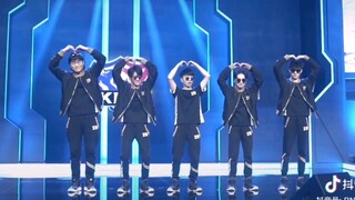 【فرقة الرجال RNG.M】 مجموعة رقصات مضحكة وحلوة من حضانة العائلة المالكة على تيك توك