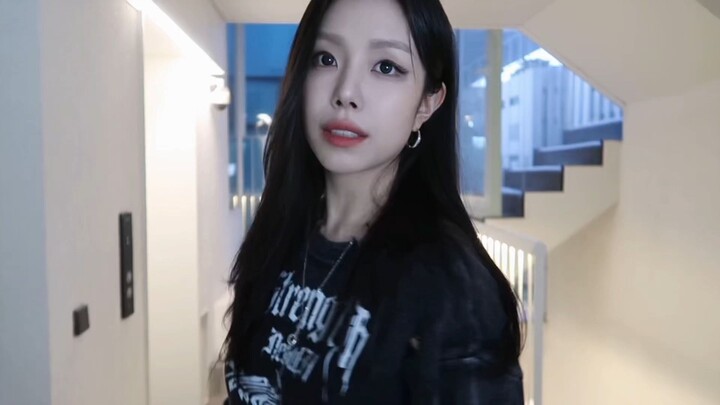 SEESO with ISHA Between You and I Live Performance Clip