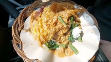 makan nasi pecel telor crispy