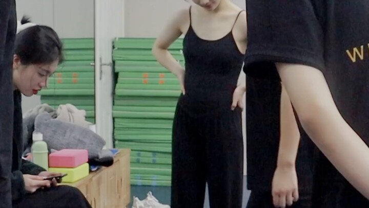 [Penari] Apakah ada yang salah dengan tangga nada yang digunakan para penari?!