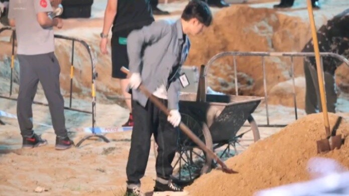 Even when he is resting, the hardworking teacher Shen is still working and moving bricks | "Hunting 