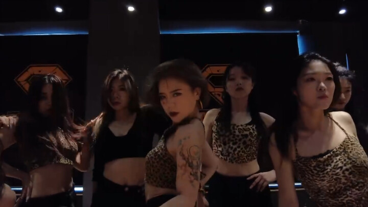 give me more (The beautiful teacher is so pretty!!!
