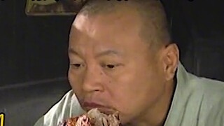 Bộ sưu tập những cảnh ăn uống ngon lành của Trịnh Lão Phi: một nồi thịt lợn quay, một nồi rượu, hai 
