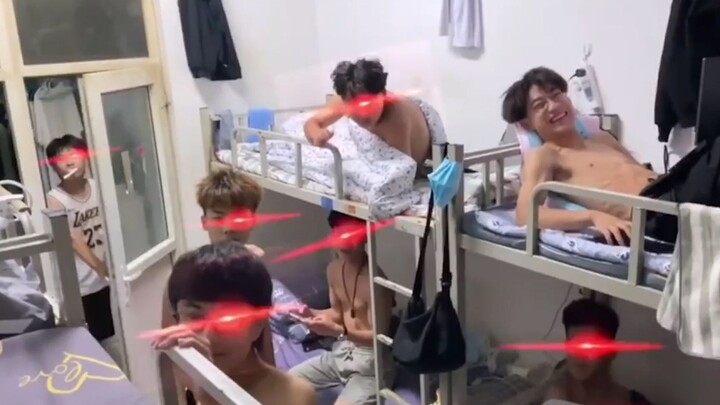 It turns out that the stairs are the only straight ones in the boys' dormitory. I laughed to death, 
