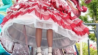 ذهبتُ إلى العرض مرةً أخرى! (لكنني نسيتُ خلع بنطال البيجامة)