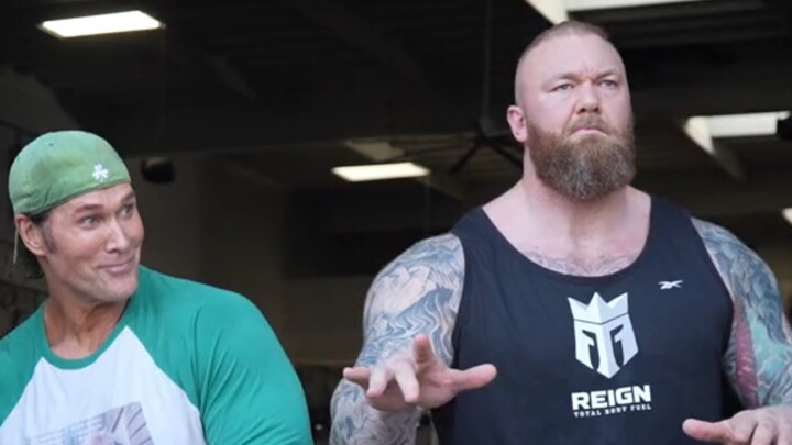 Cách bạn phản ứng khi biết bạn thân bị cắm sừng