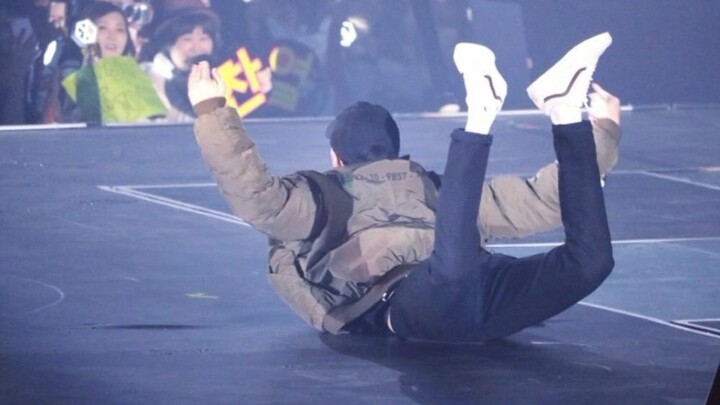 【อู ซีฮุน】รู้สึกยังไงนะ…ขาจะยาวเว่อร์ขนาดนั้นเลยเหรอ?