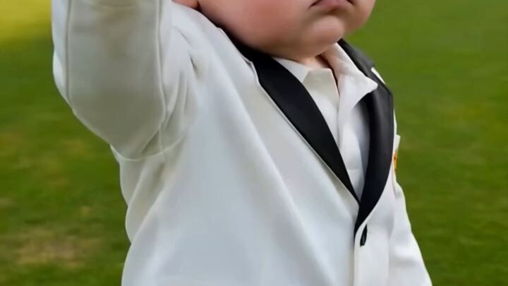 Funny Baby Umpire Calls It Out! Baby Boss Cricket Comedy 😂🏏