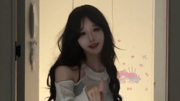 【แผนการรับสมัครเจ้าหญิงศักดิ์สิทธิ์แห่งสำนักเหอฮวาน NO.0183】เสี่ยวหนีแตะคุณเบาๆ