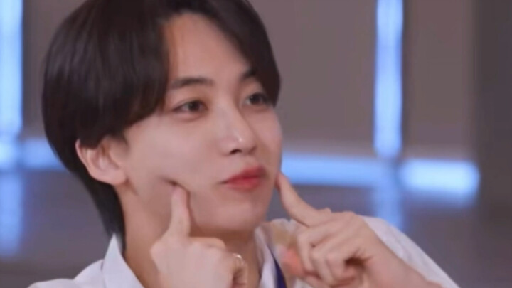 [SEVENTEEN] [Yoon Jeonghan] The angelic “cute pout” trio comes naturally to him. He’s the cutest Yoo