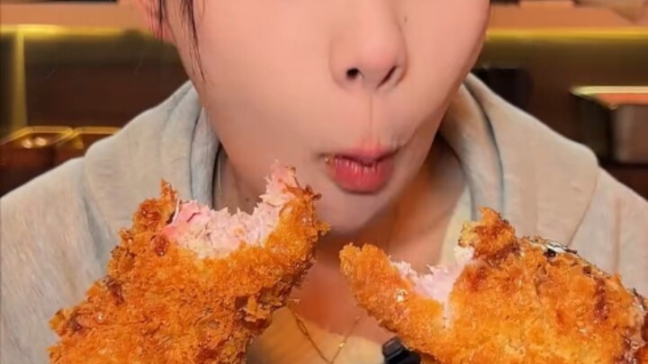 กลิ่นหมูทอดกับข้าวสวยหอมมากเลย