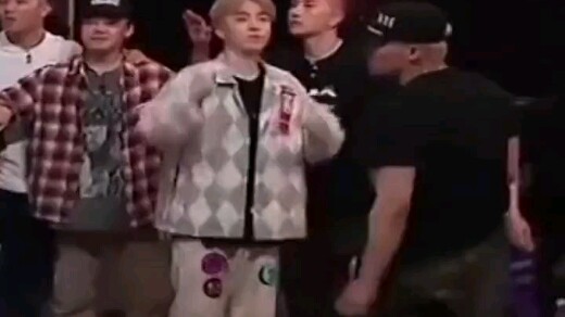 [Street Warrior] This guy seems to be here to play music | Mbitious 5000 The man who can grasp every