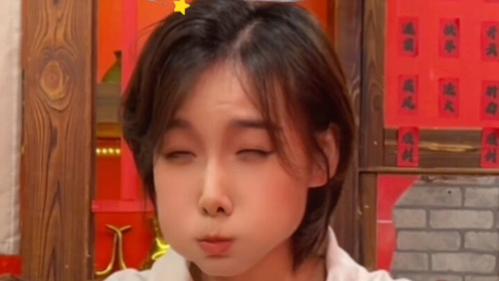 It’s so hot (chew chew chew)… What am I even doing here? (chew chew chew)…