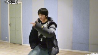 The Three Iconic Dance Scenes of Jia Lu: Studio Version