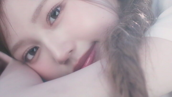 [4K|60FPS] izna 'DUMB HOT!' MV
