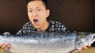小伙挑战十二斤的三文鱼刺身！三文鱼吃到饱听上去就奢侈！