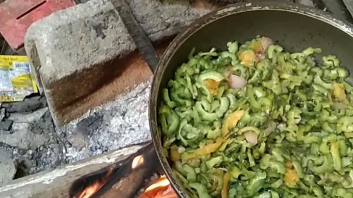 THE BEST TAALAGA ANG AMPALAYA😋